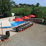 D'hôtes La Fontaine! Couette-café 3*