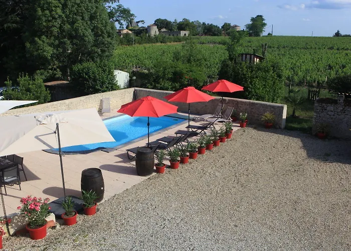 Au Clocher Bed and Breakfast 3*