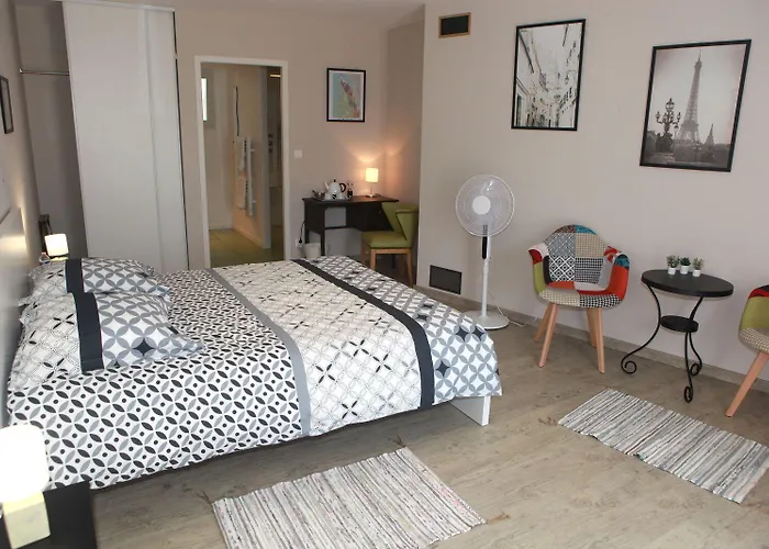 Au Clocher Bed and Breakfast
